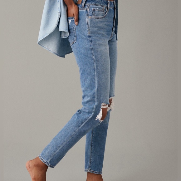 AE Ripped Mom Jean - Picture 5 of 10